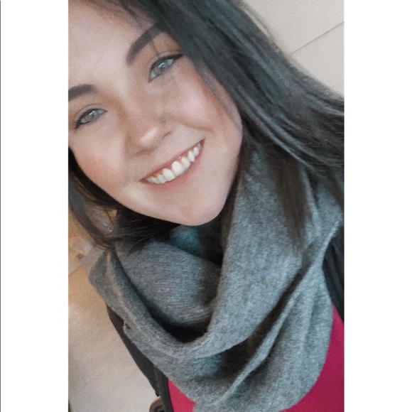 Meet your Posher, Kimberly - Picture 1 of 1